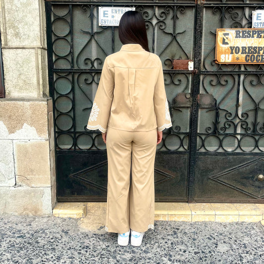 Conjunto Bastian Camel