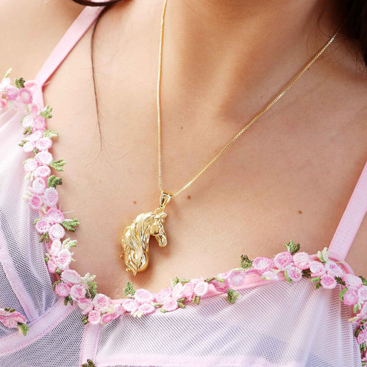 Collar Tana