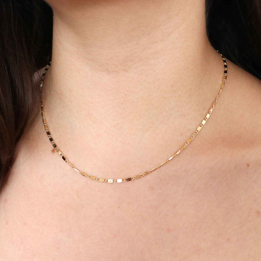 Collar Kiss